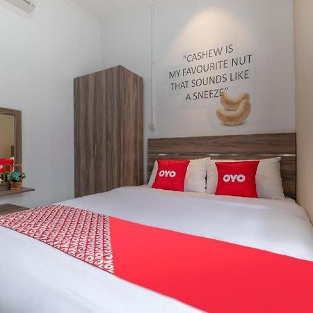 Oyo Life 3246 Walnut Inn G-10 Telukjambe Exterior foto